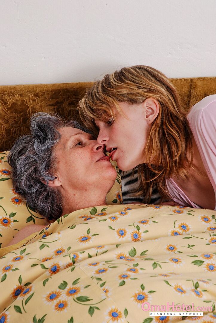 FUN WITH SEXTOYS FOR YOUNG AND OLD