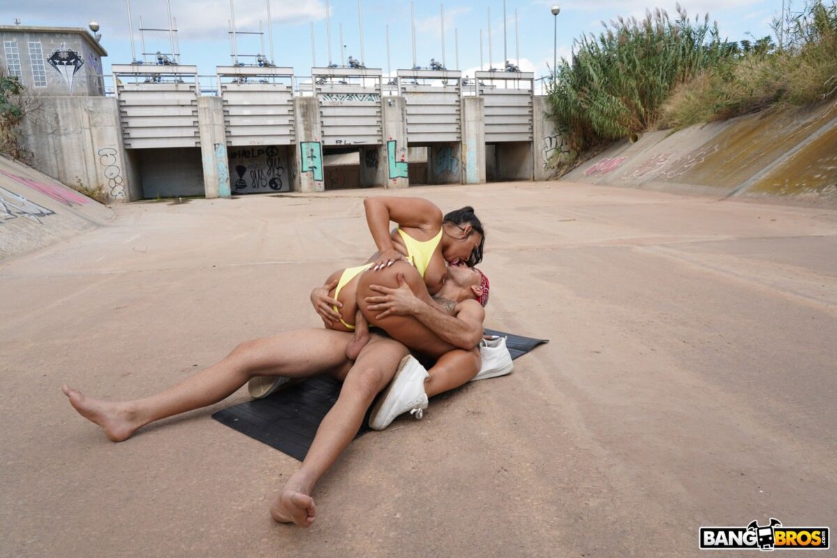 Colombia's finest anal booty