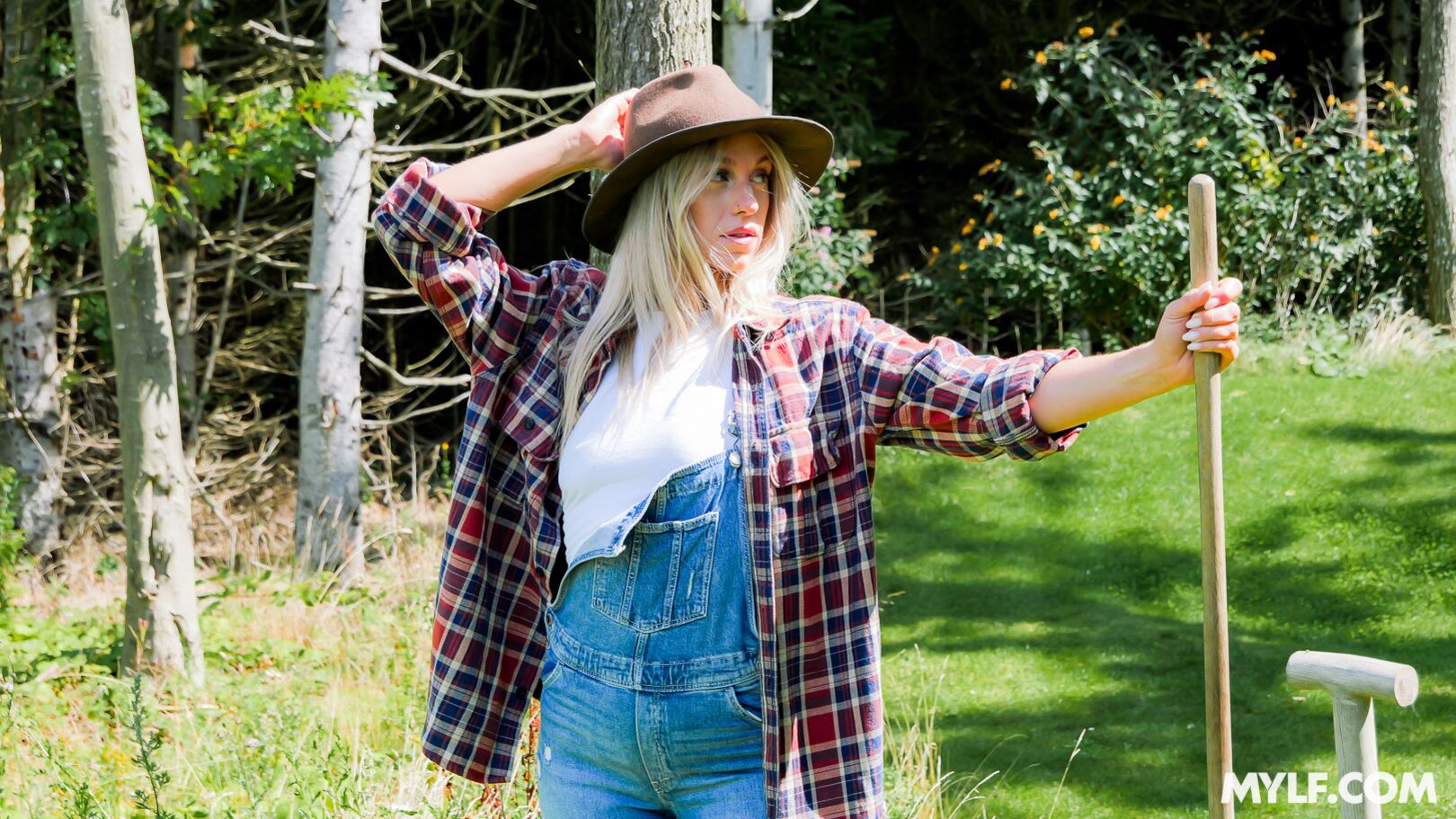 She’ll Do Anything To Inherit the Farm (Blue Collar Babes, Series Premiere)