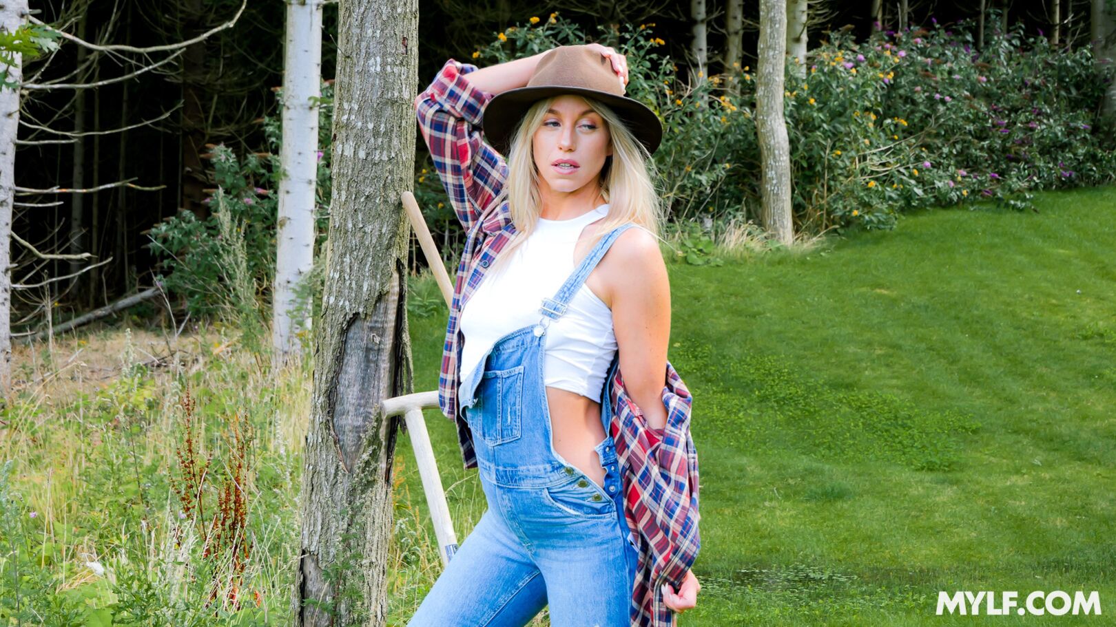 She’ll Do Anything To Inherit the Farm (Blue Collar Babes, Series Premiere)