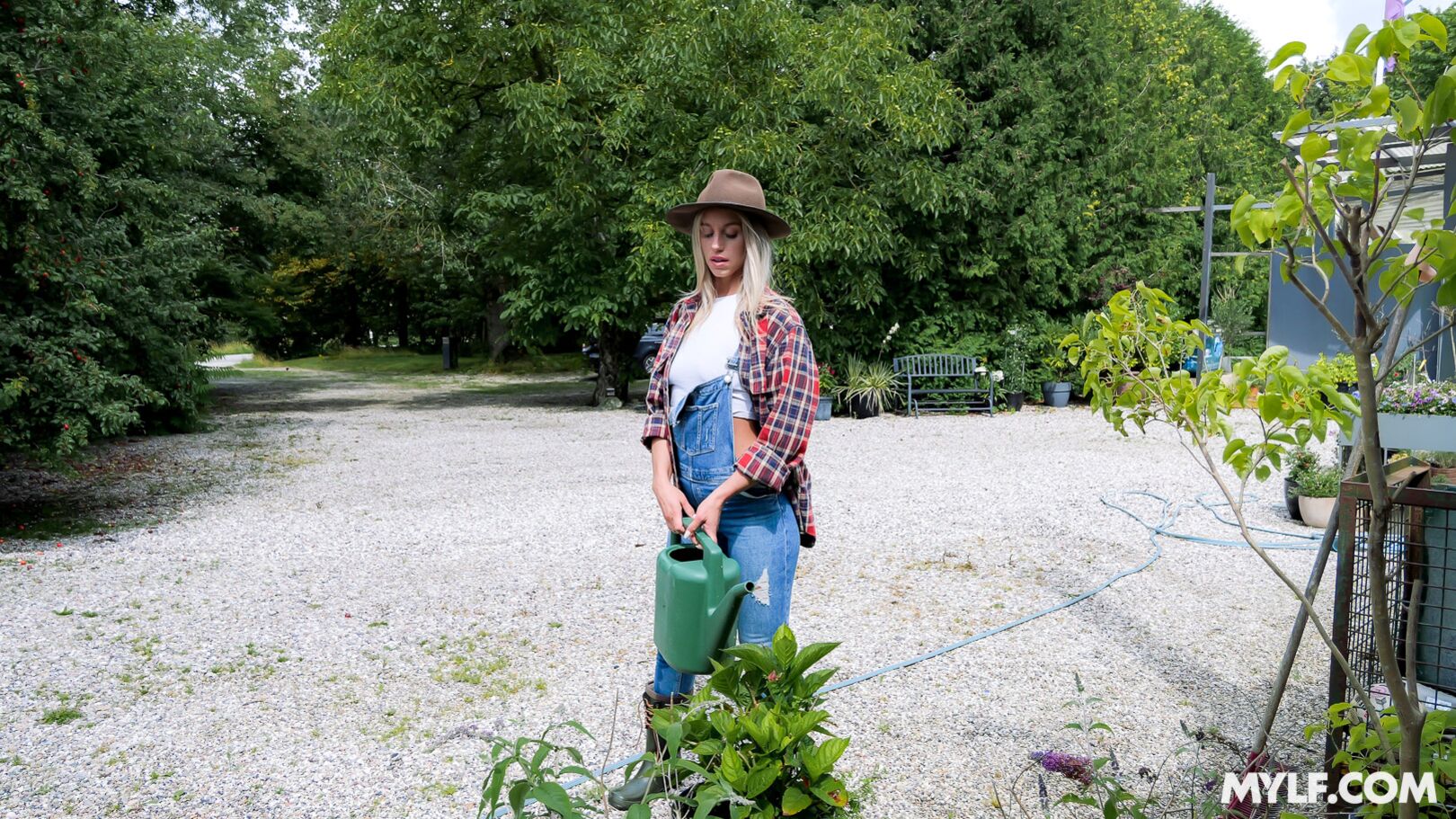She’ll Do Anything To Inherit the Farm (Blue Collar Babes, Series Premiere)