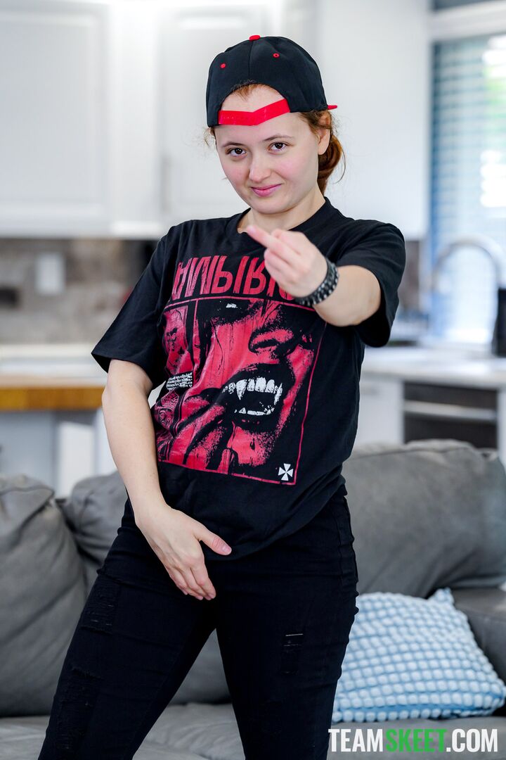Footjob, Titjob, Hell Yeah! My Little Stepsis Wants to Be a Rocker