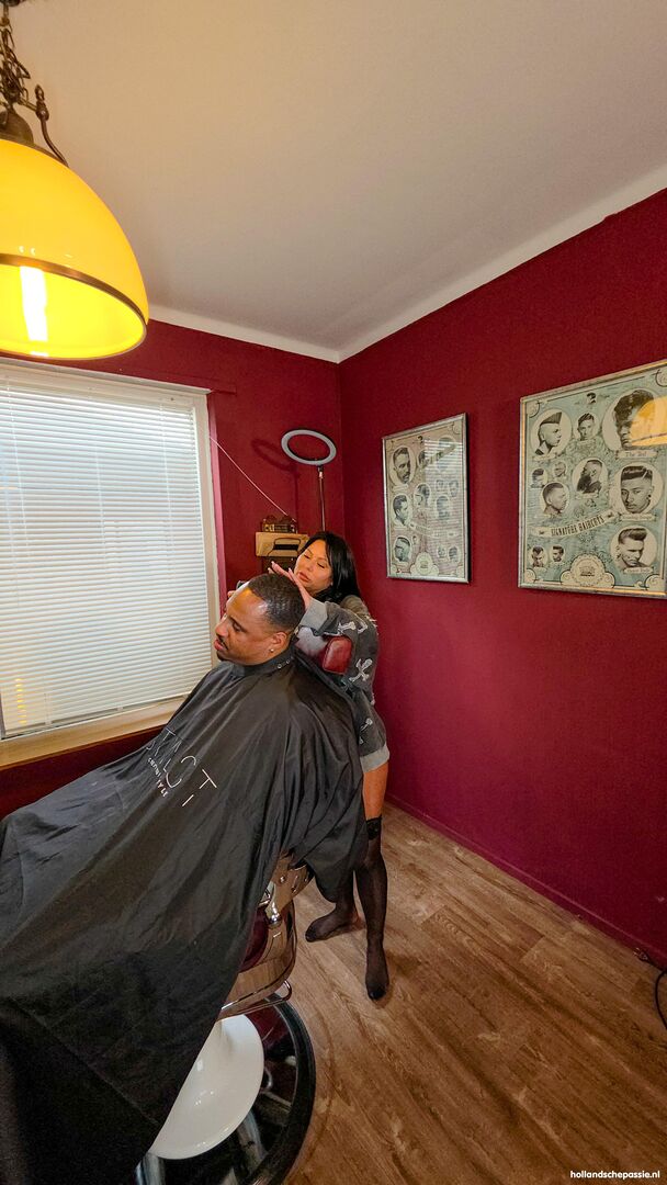 Bij de Blote Barbier!