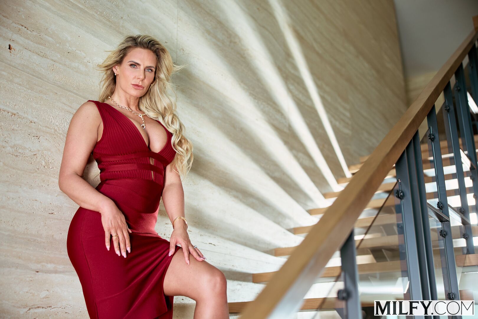 BBC-Obsessed MILF Phoenix Goes Airtight