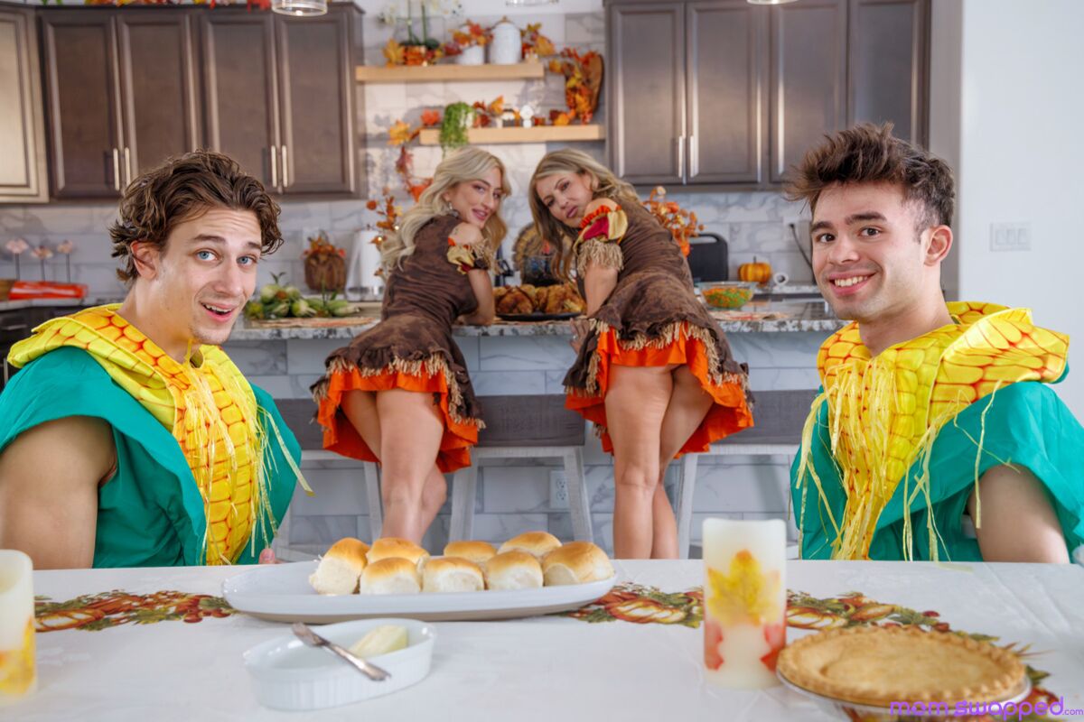Mom Pussy Makes A Perfect Thanksgiving - S5:E3