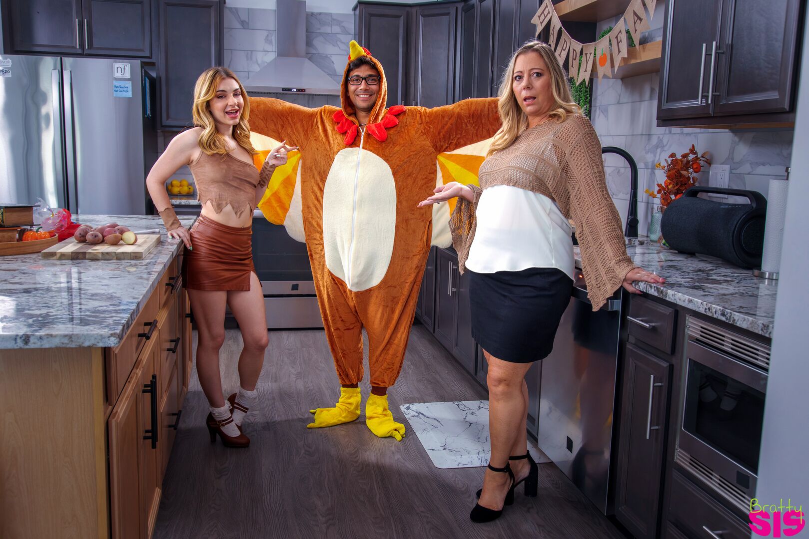 Making Stepbro Smile On Thanksgiving - S38:E12