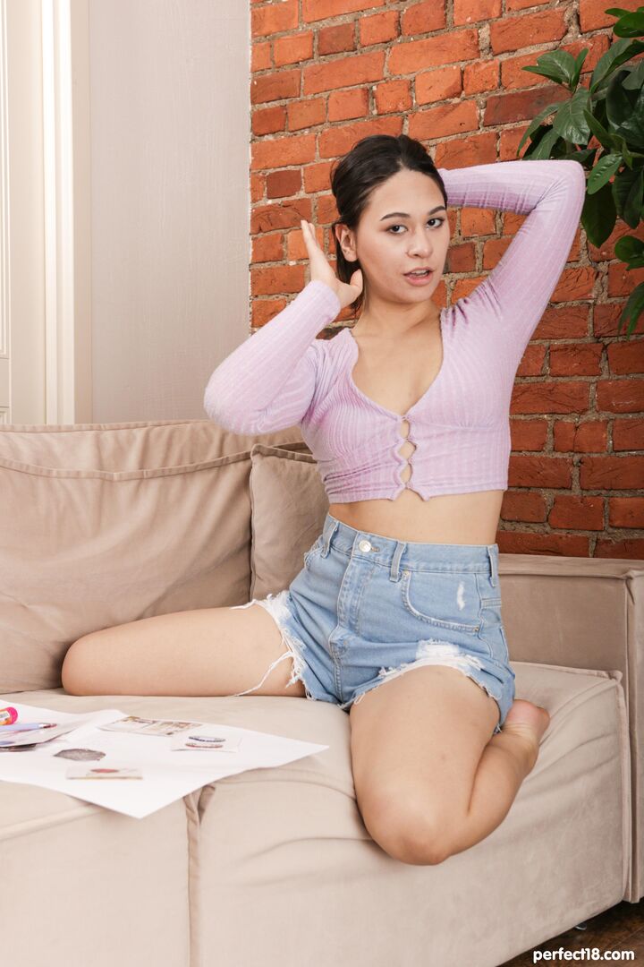 Roxy Muray plays with her fingers