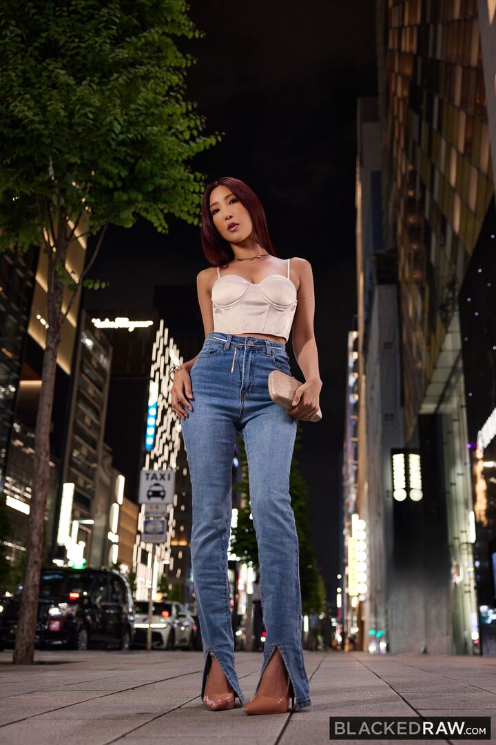 Petite Babe Mixes Business With BBC Pleasure