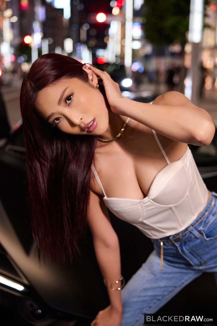 Petite Babe Mixes Business With BBC Pleasure