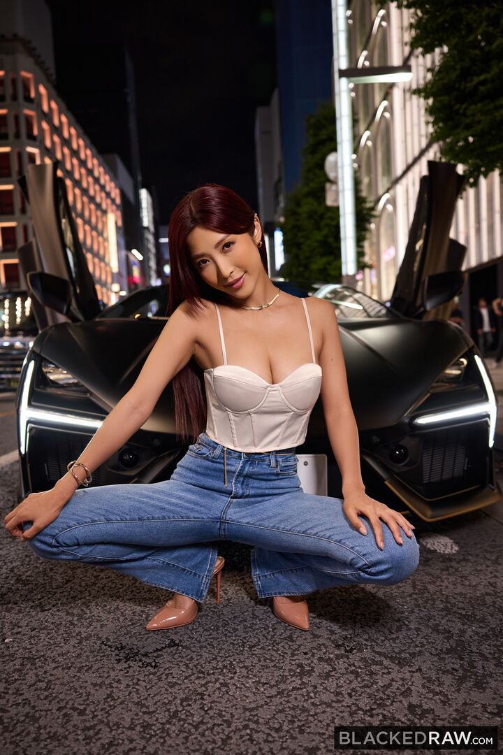 Petite Babe Mixes Business With BBC Pleasure