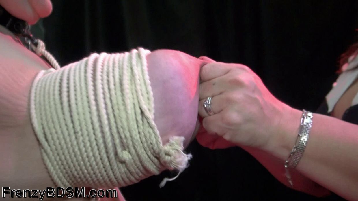 HUGE TITS IN BONDAGE ROPE