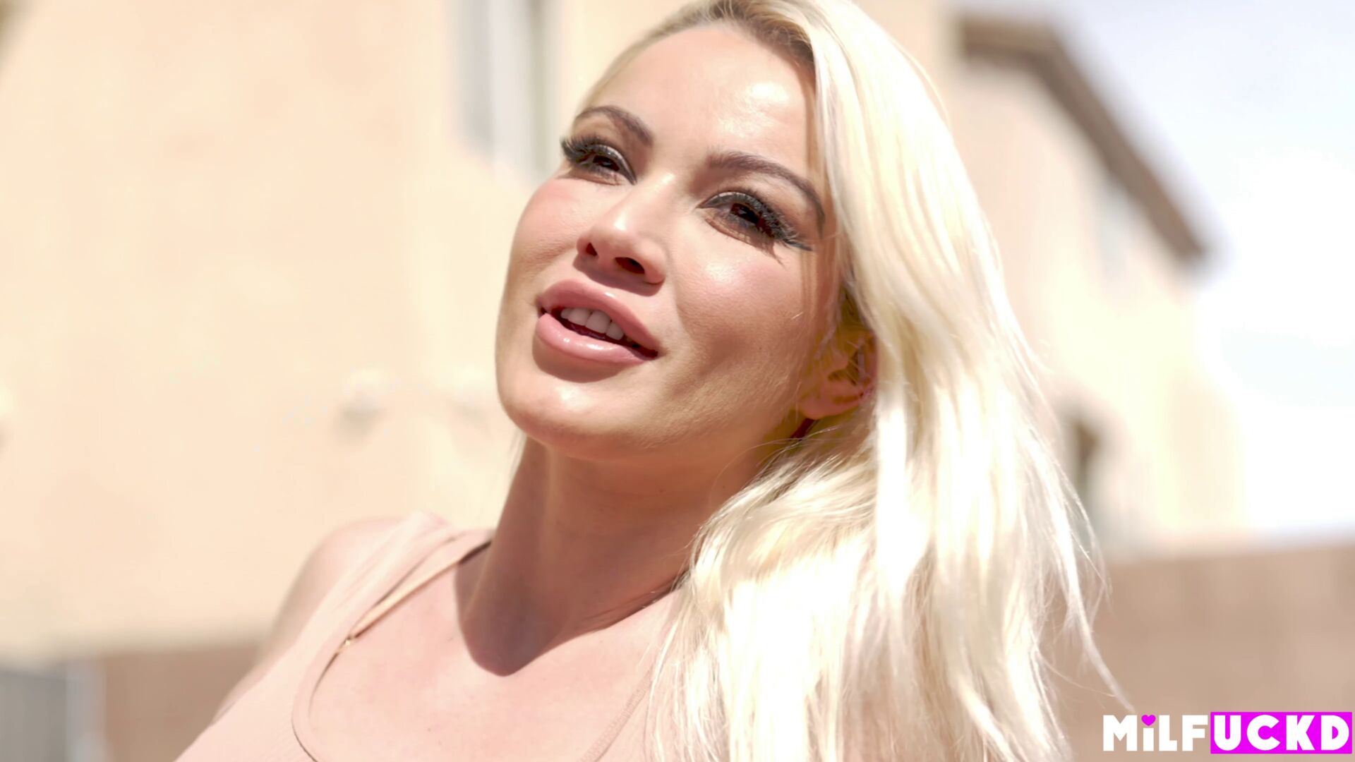 Horny Euro Hottie Reunites With Husband