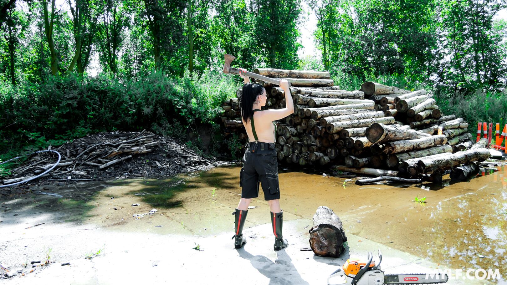 Lady Lumberjack Can Handle Any Wood (CG Dangers Debut)