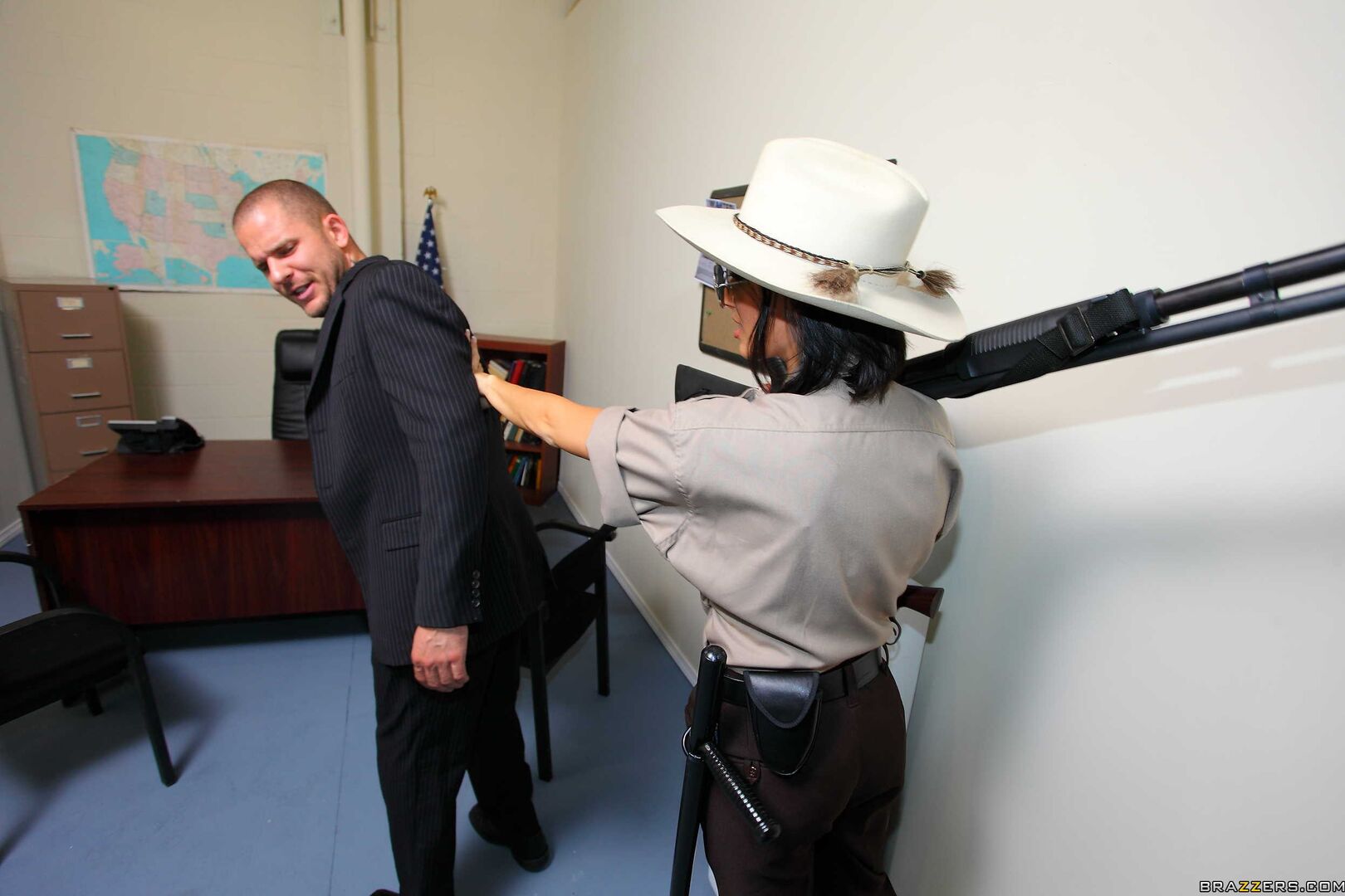 I Cumshot The Sheriff