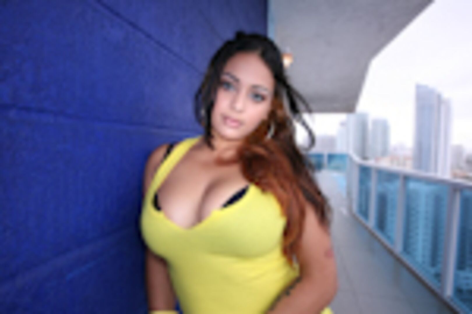 Latina girl has tits and ass