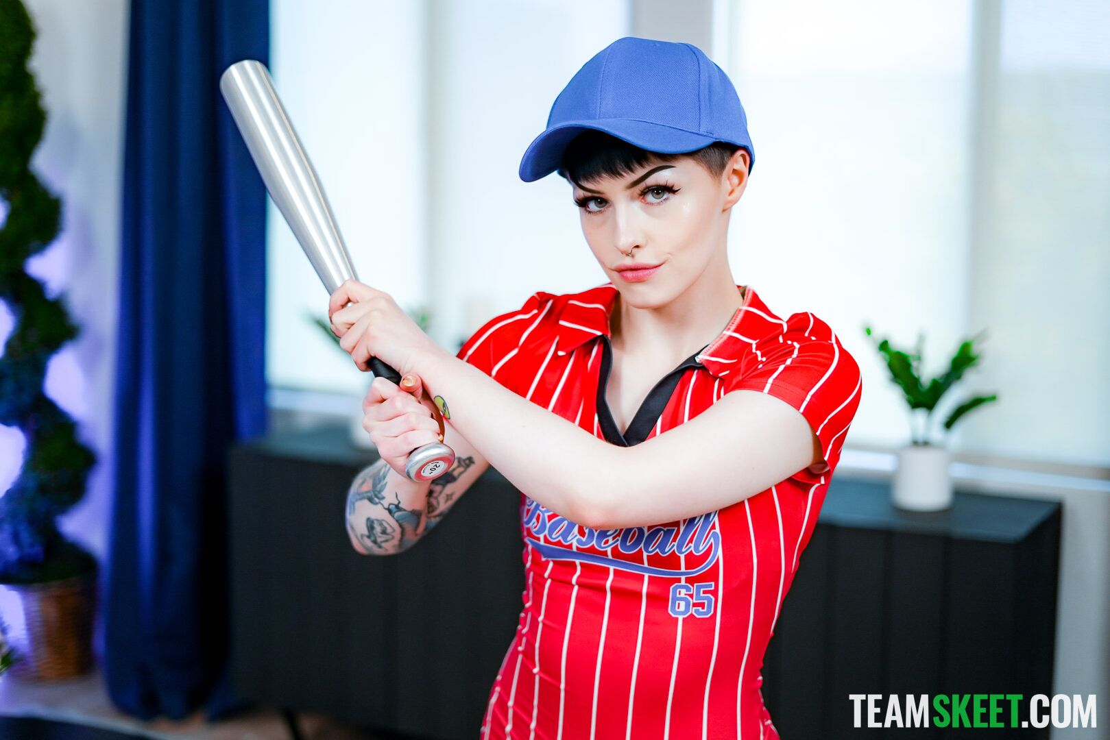 Take One for the Team! Raee Ripley Craves Her Coach’s Cum