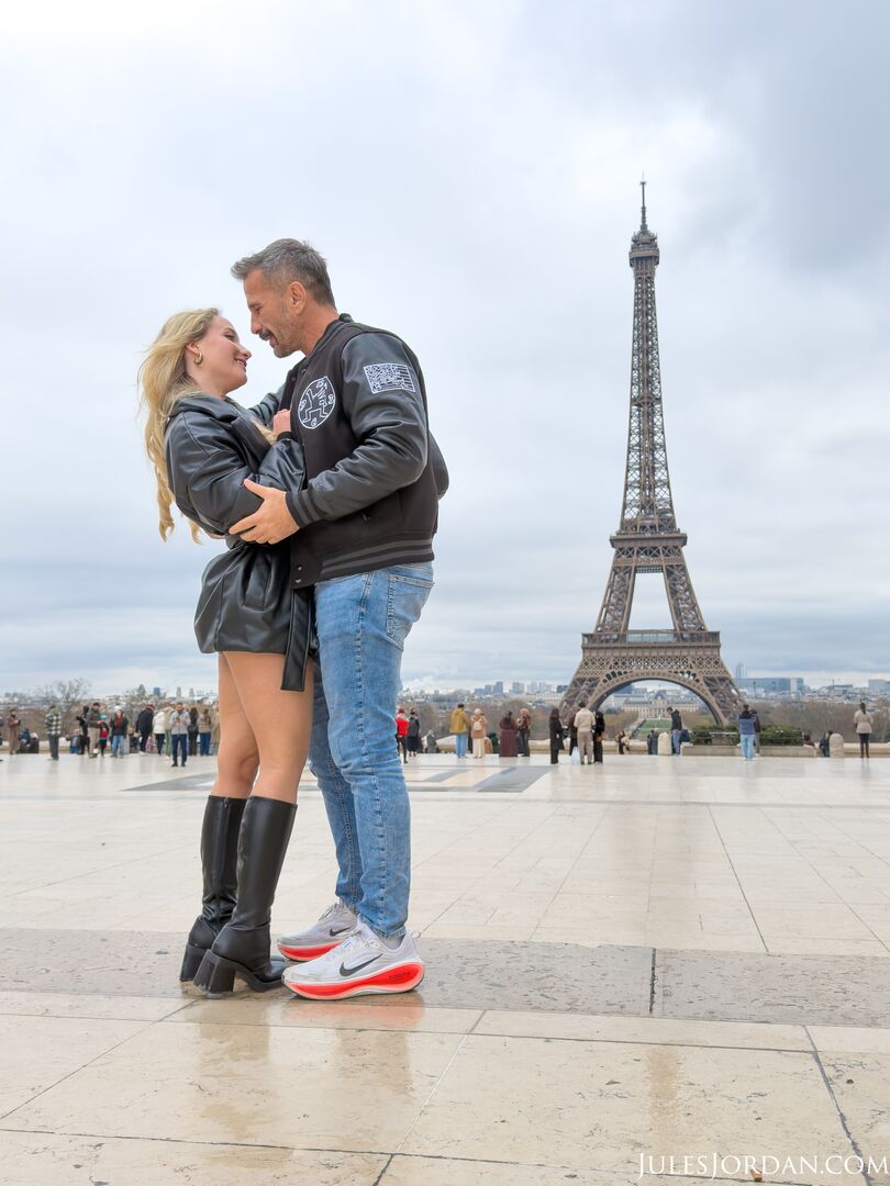 Paris Anal Adventure: Chloe Chevalier Gives Up Her Ass To Manuel Ferrara