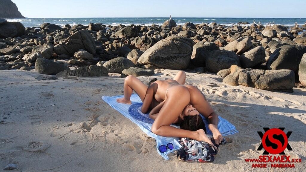 Lesbian sex on the beach