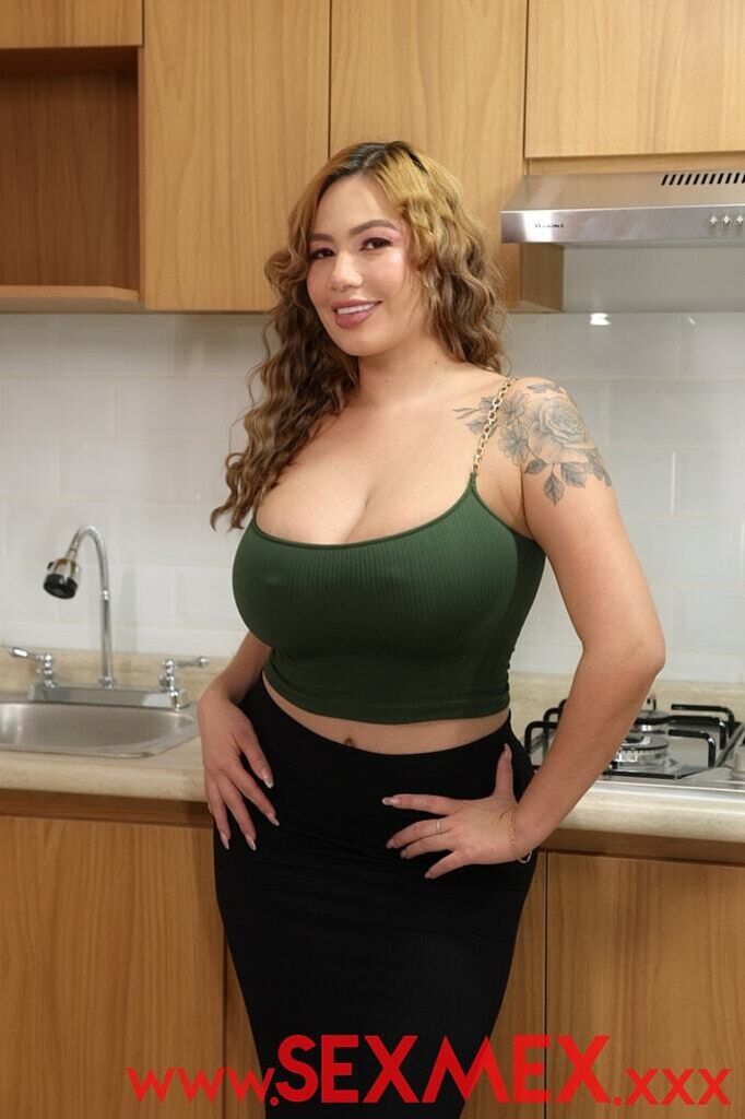 BUSTY REAL ESTATE AGENT . Anai Loves