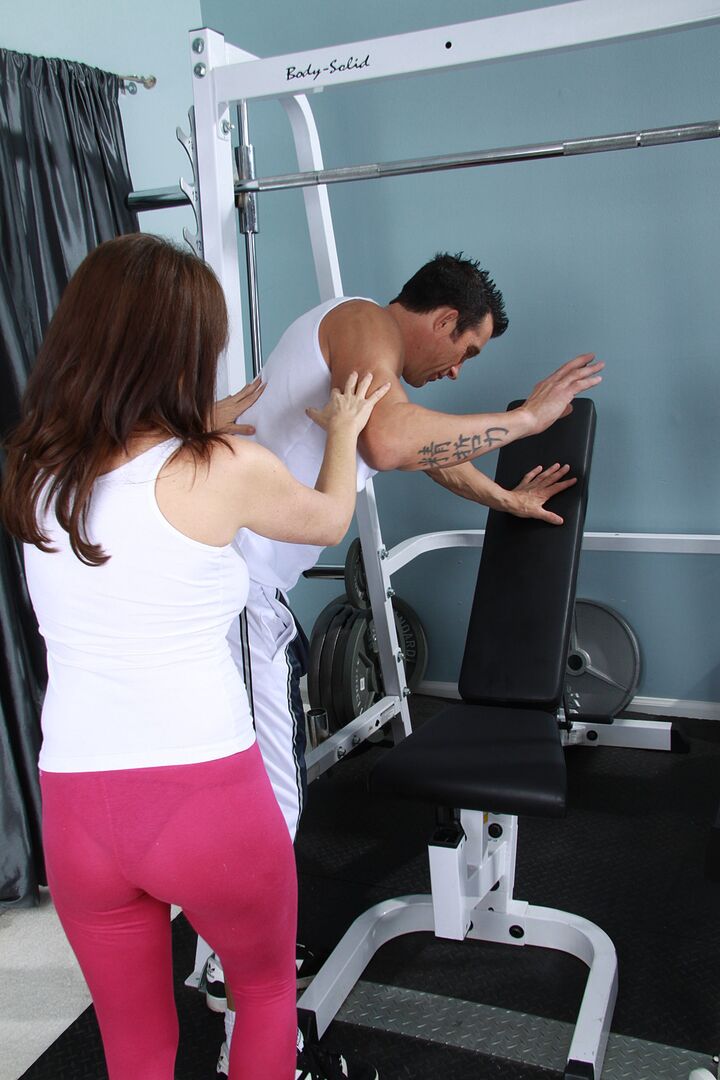 Bella Roxx Seduces Her Big Dicked Personal Trainer