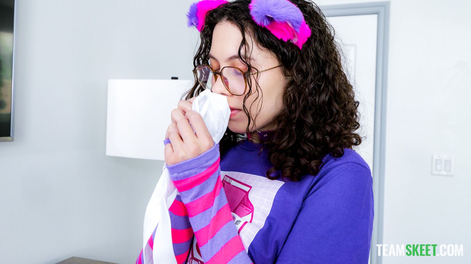 “Try on My Mom’s Lingerie…” Nerd Girl vs Jock’s Cock