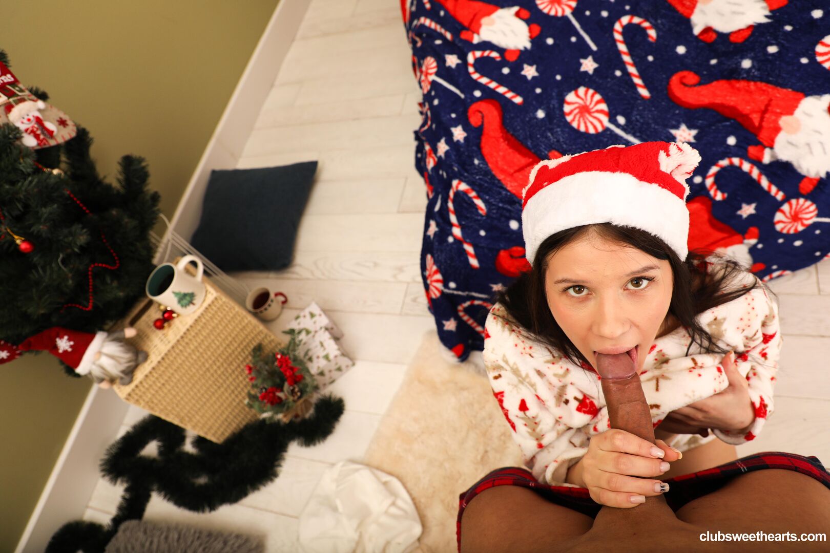 Santa cums early this year 2912
