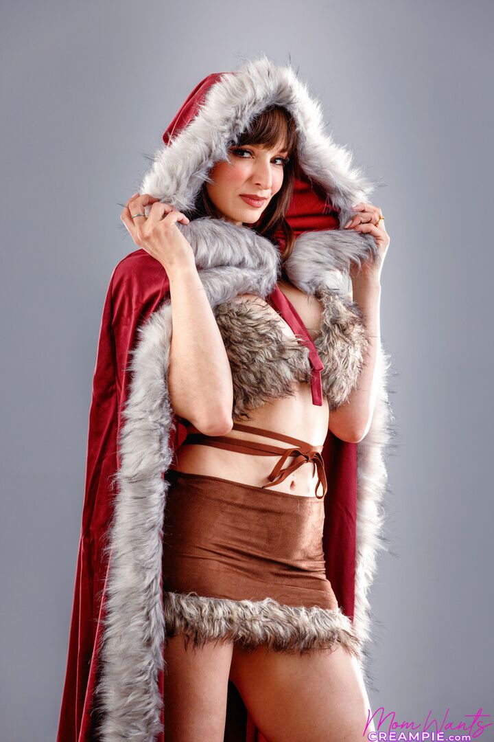 Mrs Krampus Is Collecting Creampies For Christmas - S8:E4