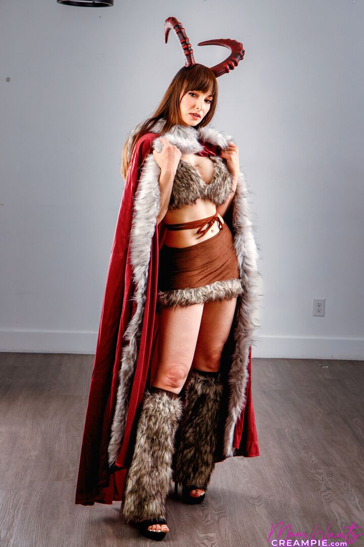 Mrs Krampus Is Collecting Creampies For Christmas - S8:E4