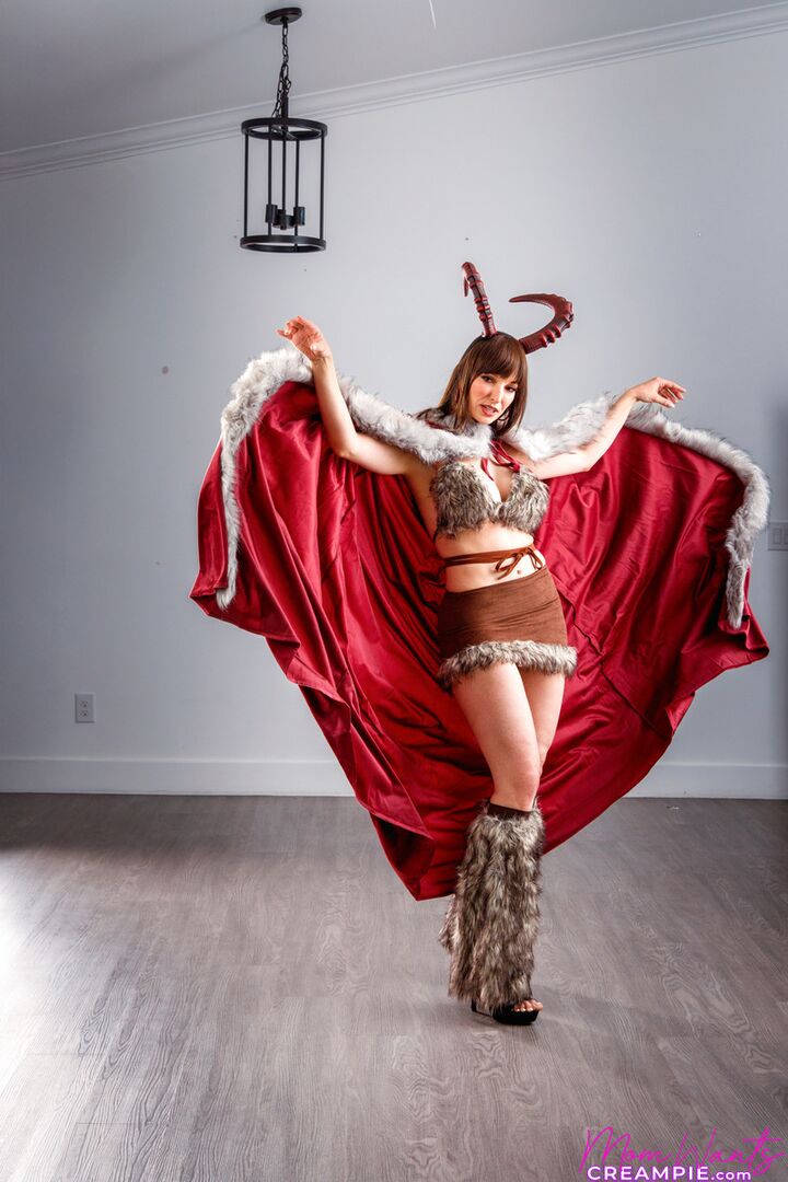 Mrs Krampus Is Collecting Creampies For Christmas - S8:E4