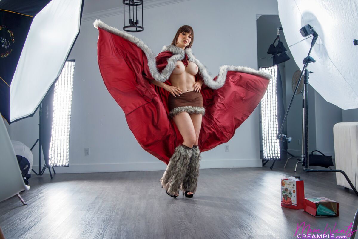 Mrs Krampus Is Collecting Creampies For Christmas - S8:E4
