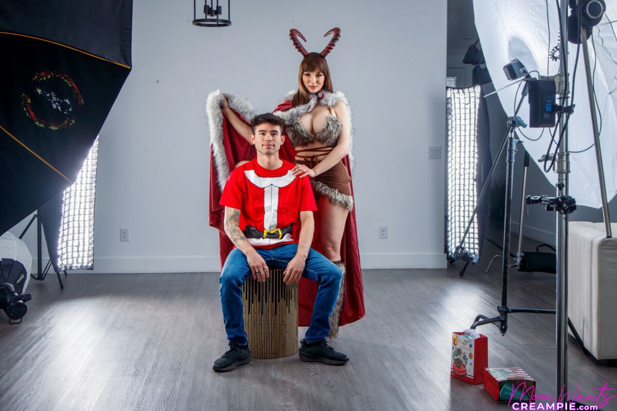 Mrs Krampus Is Collecting Creampies For Christmas - S8:E4