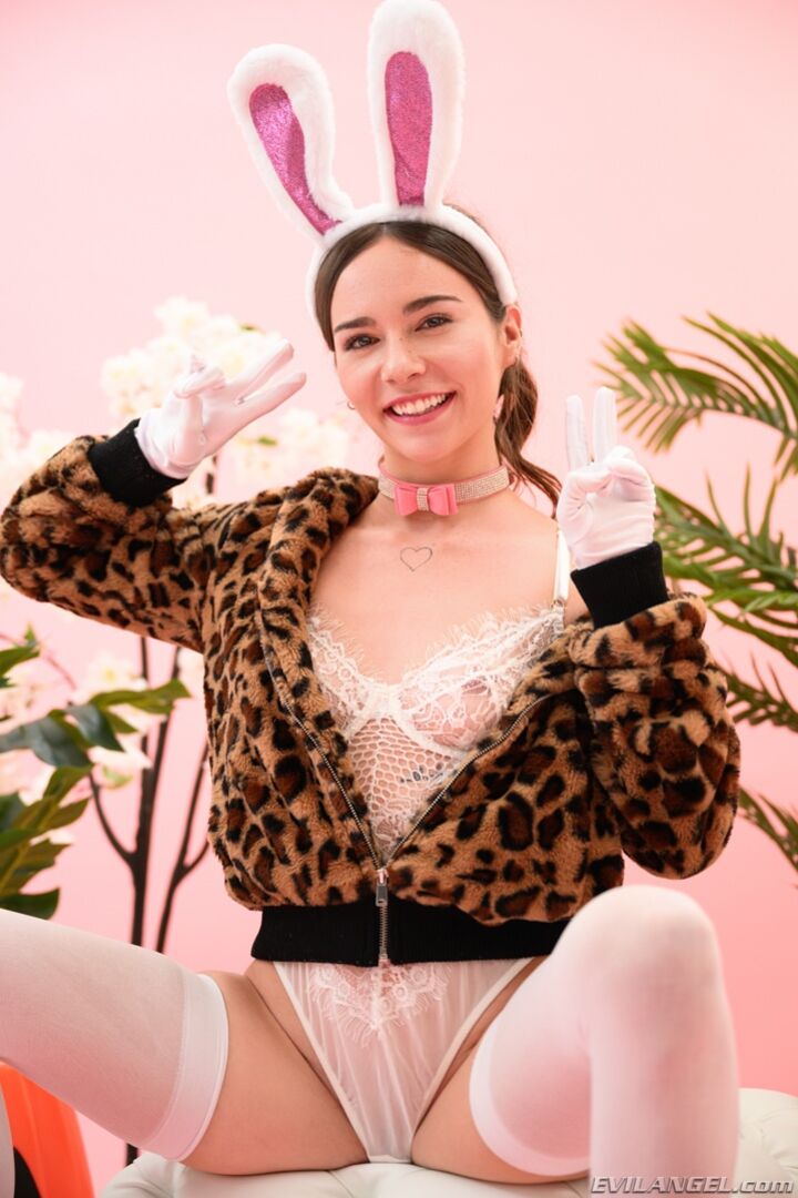 TESS THOMPSON Rough Sex & Smoke Fetish