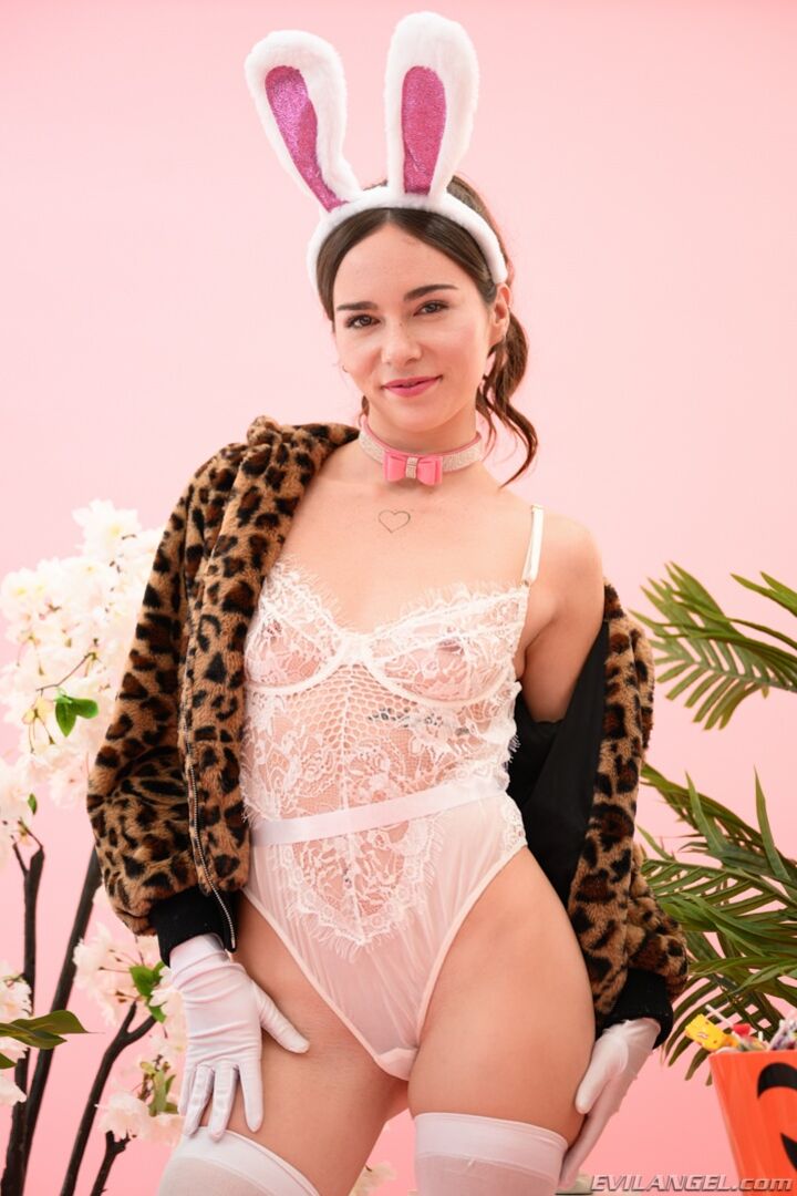 TESS THOMPSON Rough Sex & Smoke Fetish
