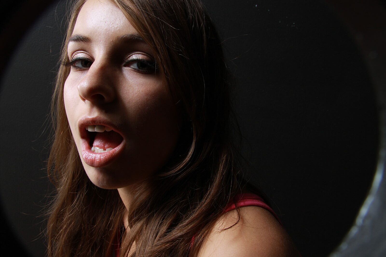 Sophia Sutra Sucks Off Dick In Gloryhole