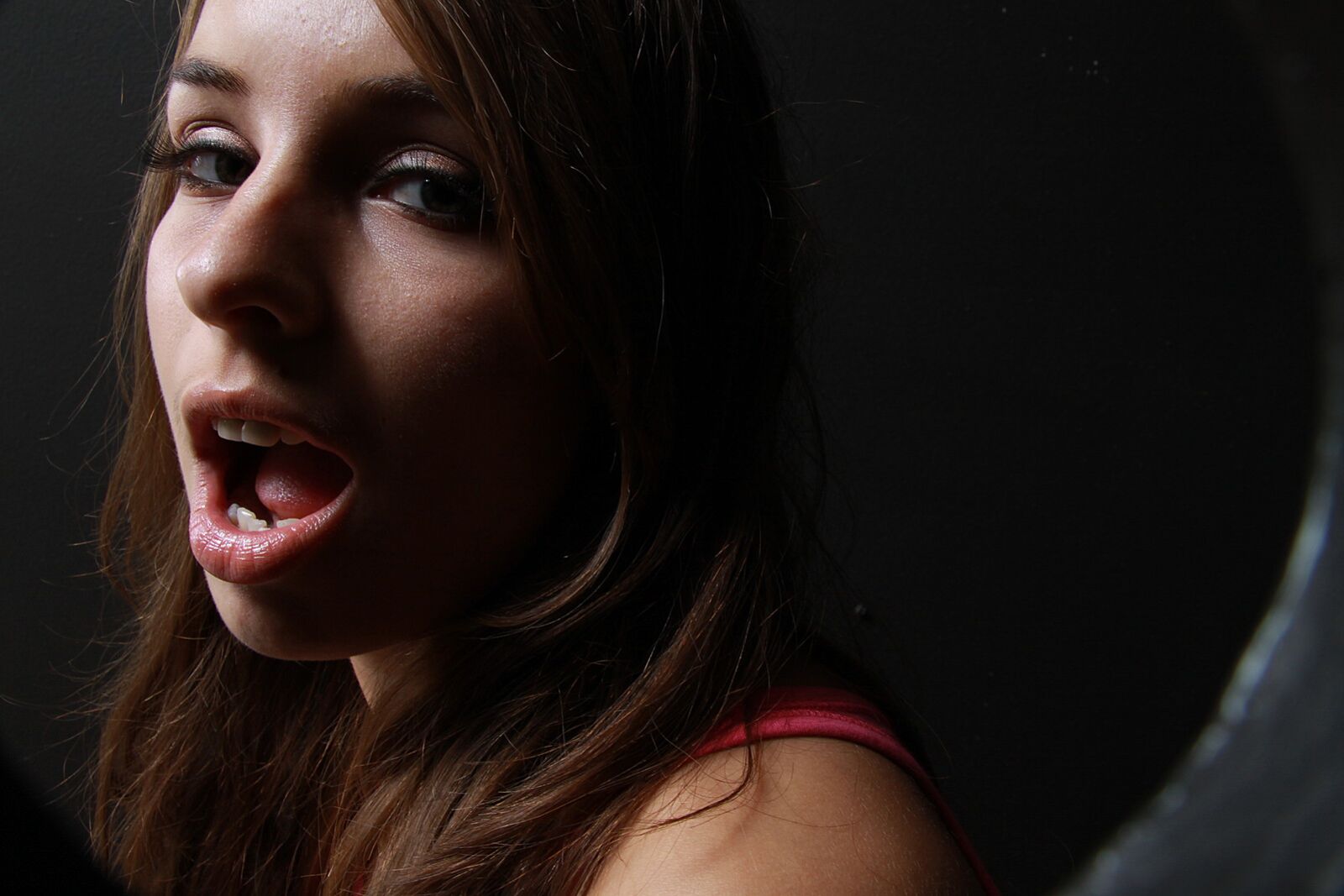 Sophia Sutra Sucks Off Dick In Gloryhole