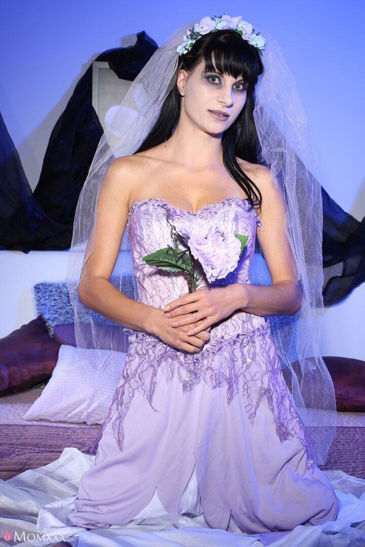 Halloween Costume Gets Horny Babe Ready To Fuck