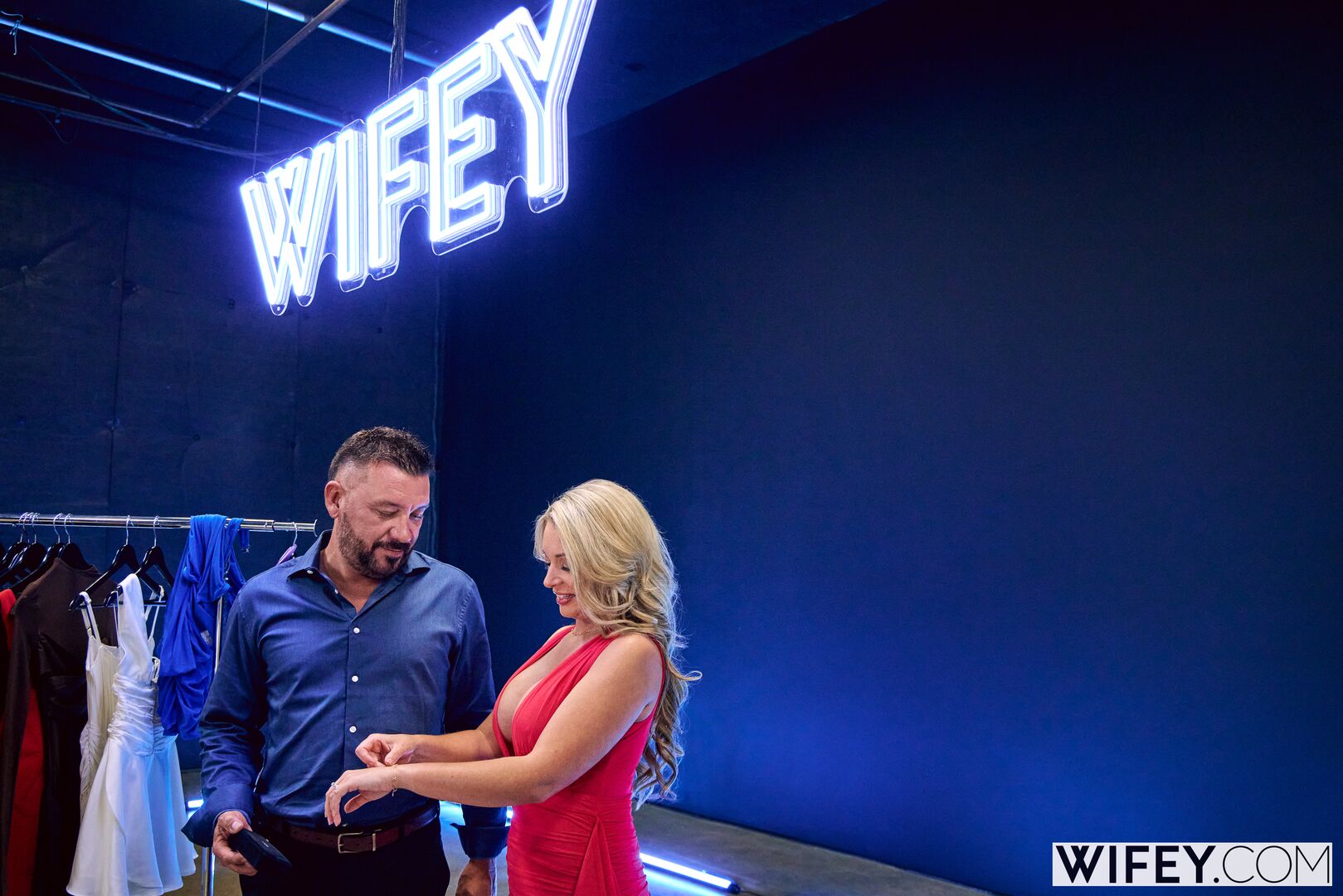 Alexa And Keith: Busty Blonde Hotwife Puts On A Show For Hubby