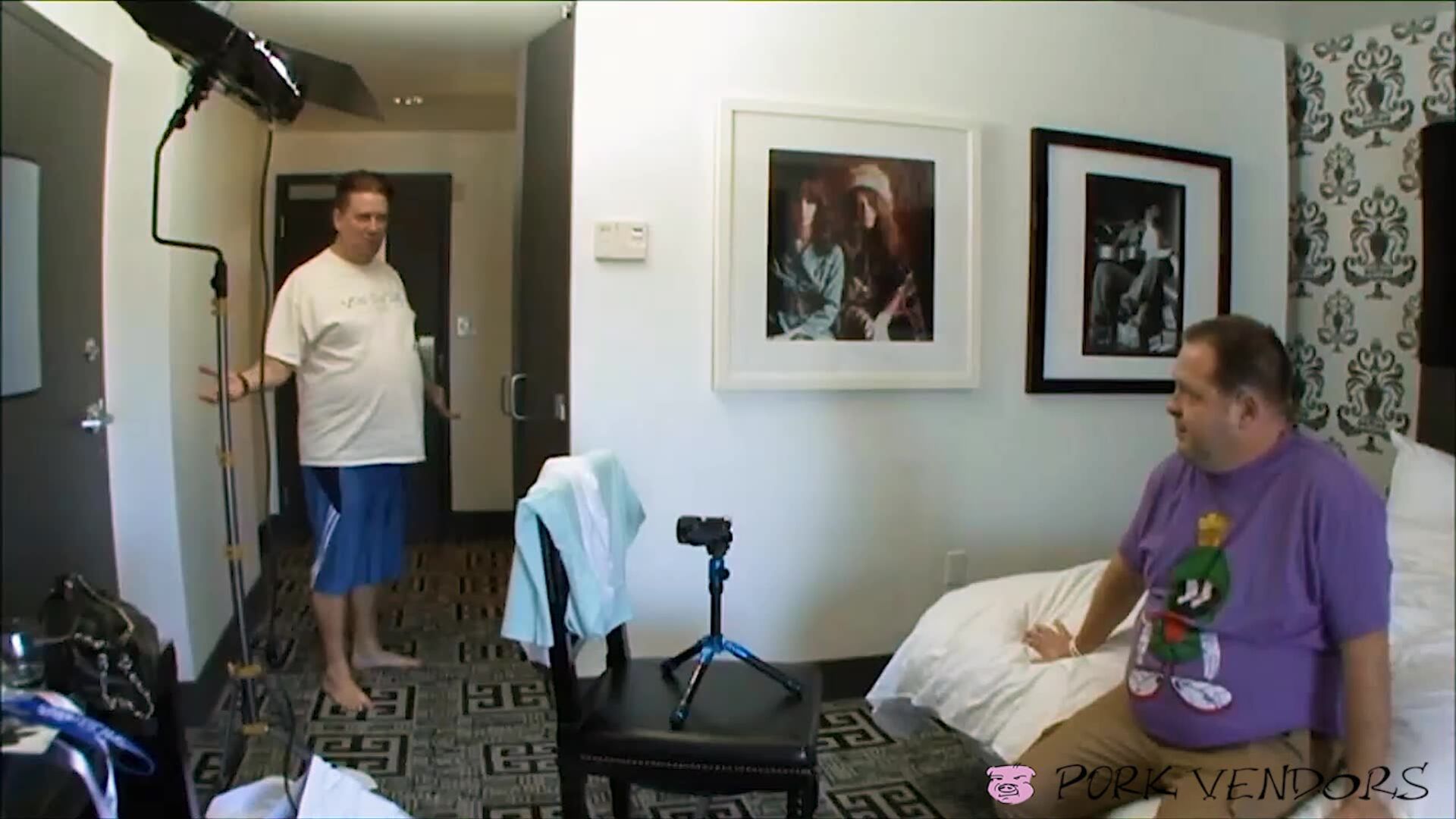 Jade Rose: Thick Slut gets her Juicy Pussy Fucked by Two Fat Dicks