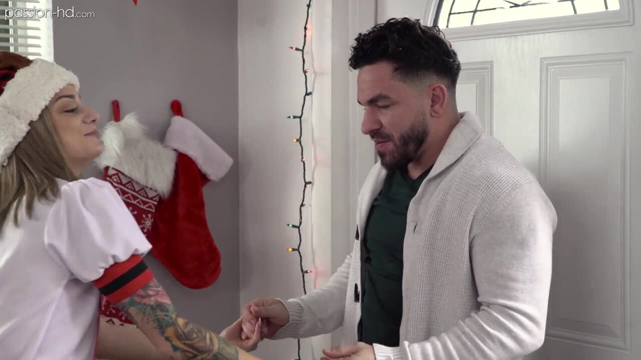 Roxy Ryder: Xxxmas Cheer