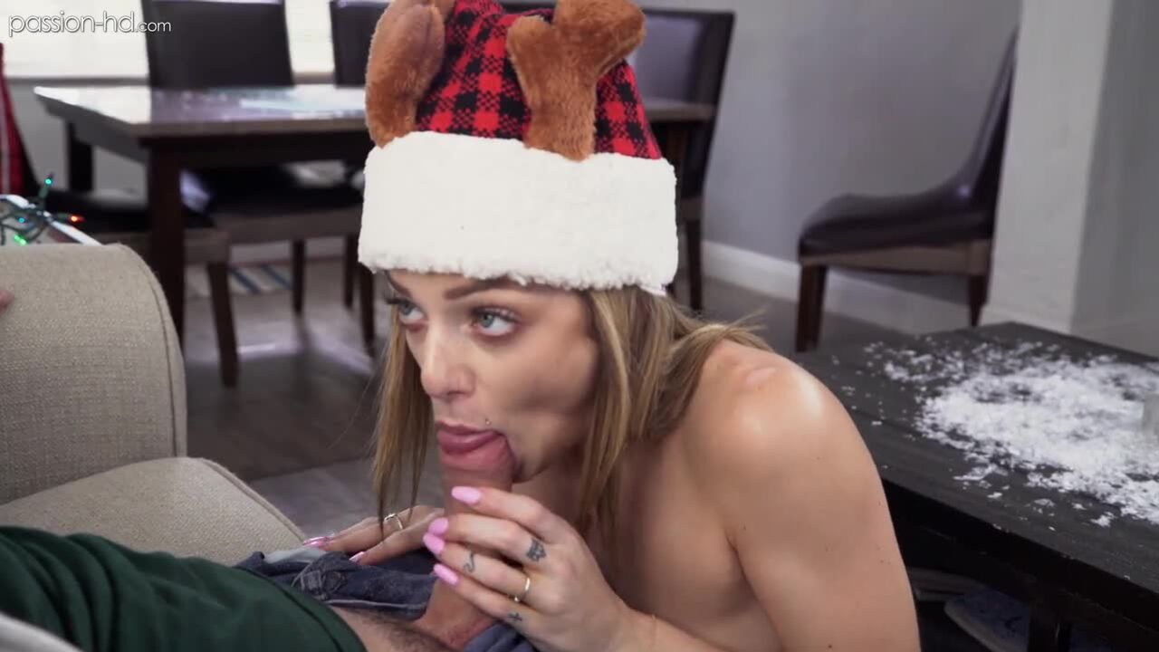 Roxy Ryder: Xxxmas Cheer