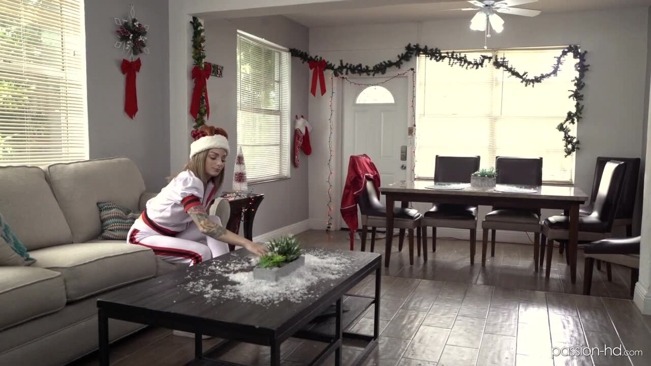 Roxy Ryder: Xxxmas Cheer