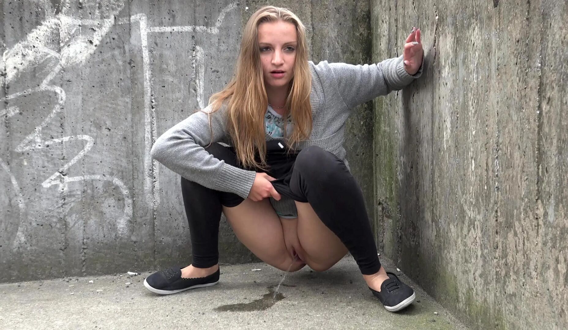 Busty Suzie has a strong stream
