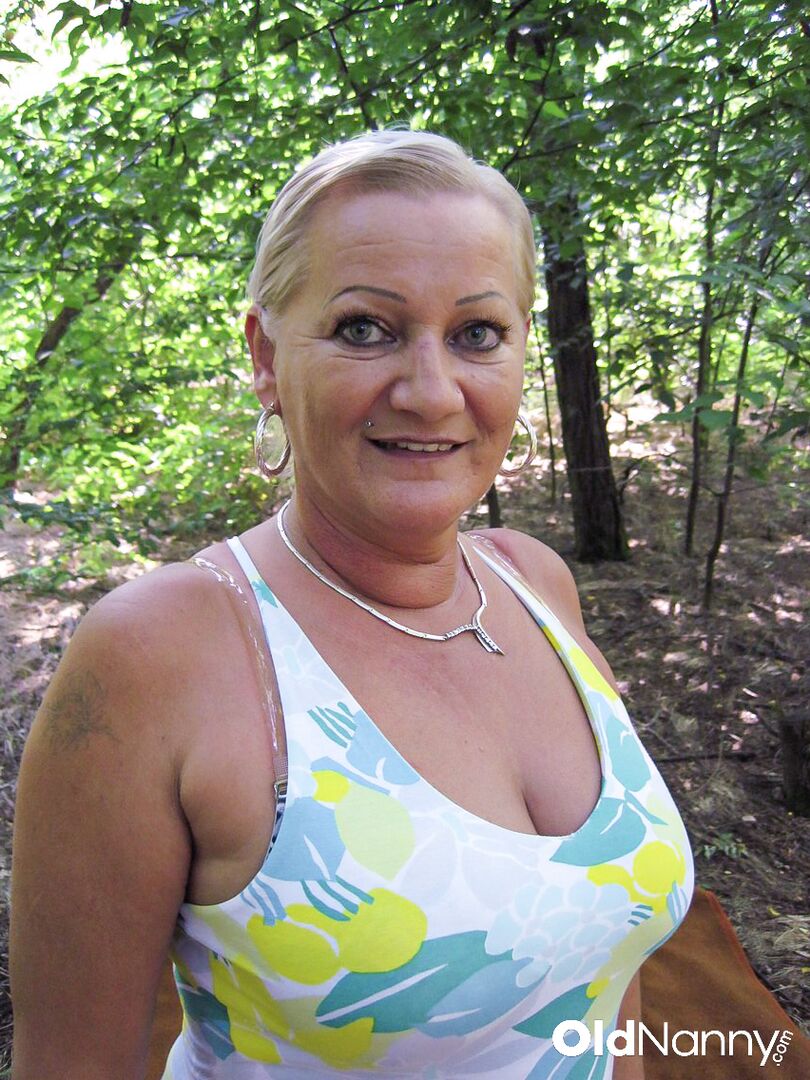 POV FOREST FUCKING WITH BIG COCK AND MATURE LADY