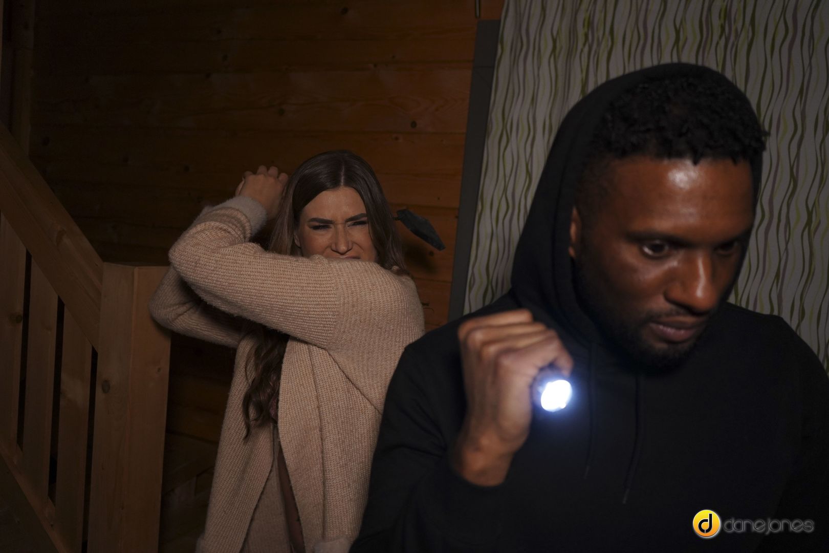 Intruder handcuffed by housewife