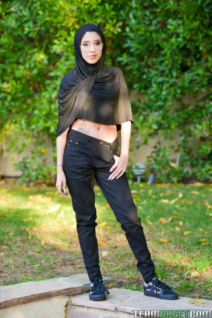 Tiny Muslim Teen Lives The Anal Dream