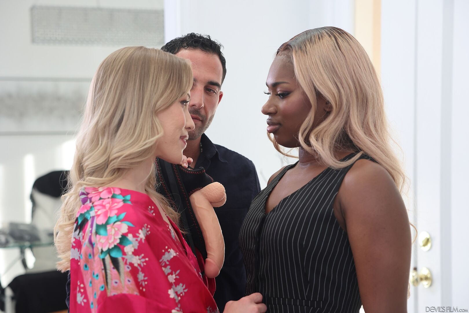 Husband-Wife Strap Spitroasts #02 - Diana Grace, Joey Avalon & Tessa Thomas