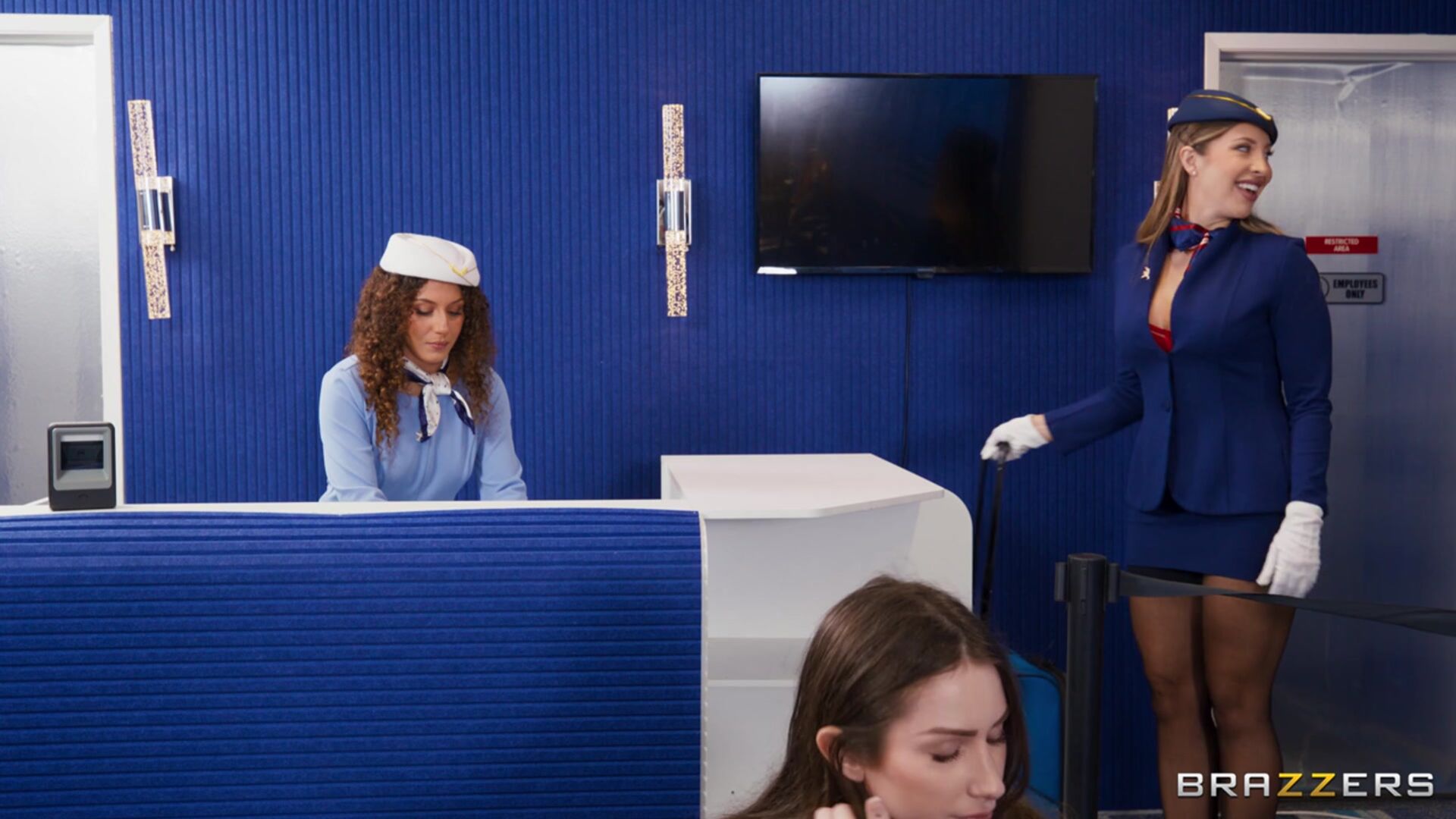 Airport Lounge Lizards Get Lucky: Part 1