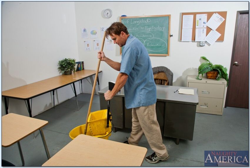 Student Tessa Lane fucking in the classroom with her big ass
