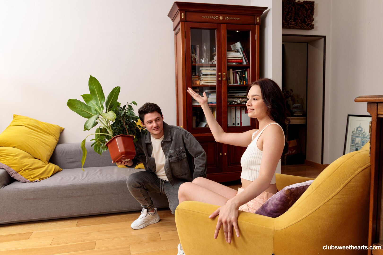Eva murkovski loves cocks and plants