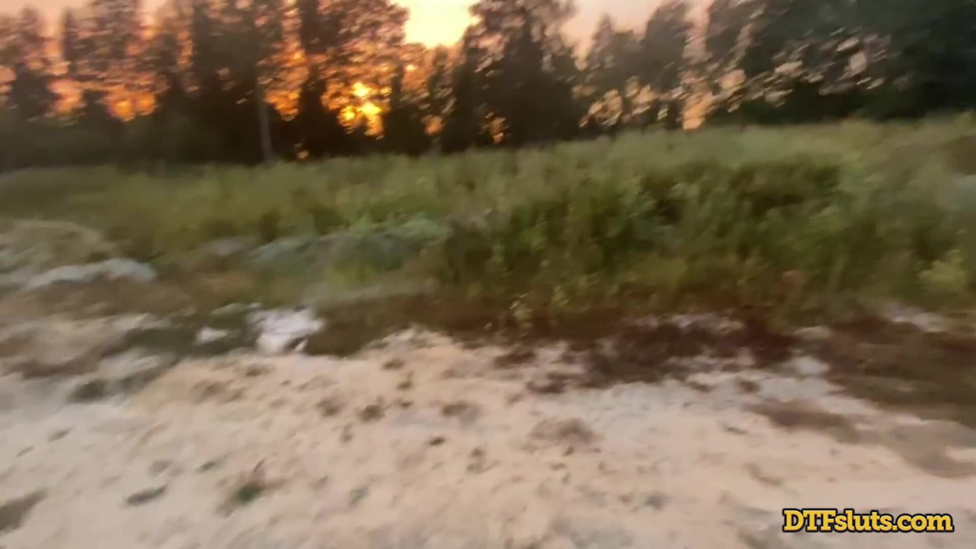Bella Mur Loves to Fuck Outside